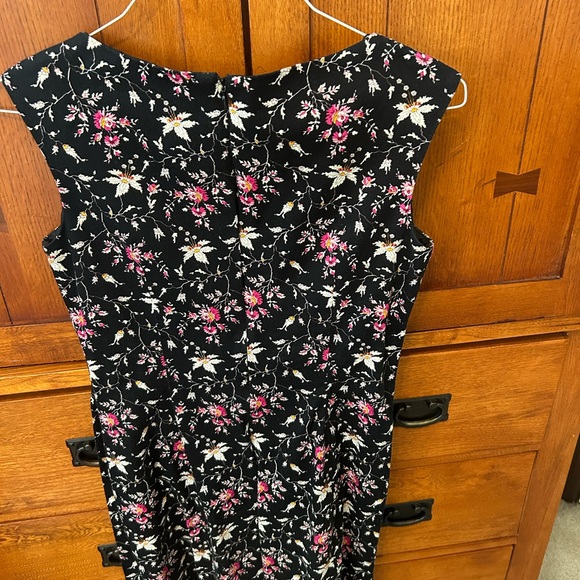 Maggie London Stretch Dress. Size 10. Like New. - Picture 2 of 4